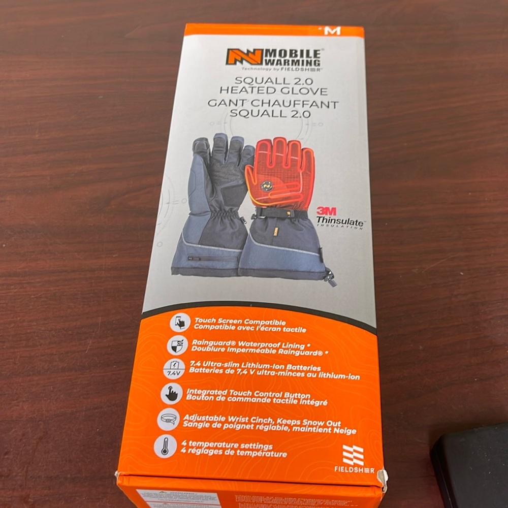##162, Size M, NIB Mobile Warming Squall 2.0 Heated Gloves